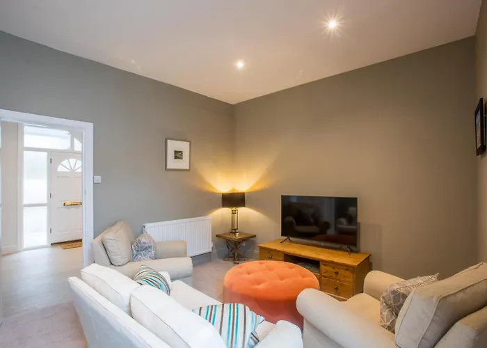 Peaceful Woodland Retreat Near Clifton, Bristol