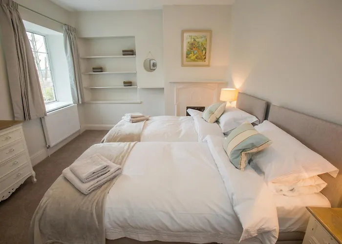 Peaceful Woodland Retreat Near Clifton, Bristol